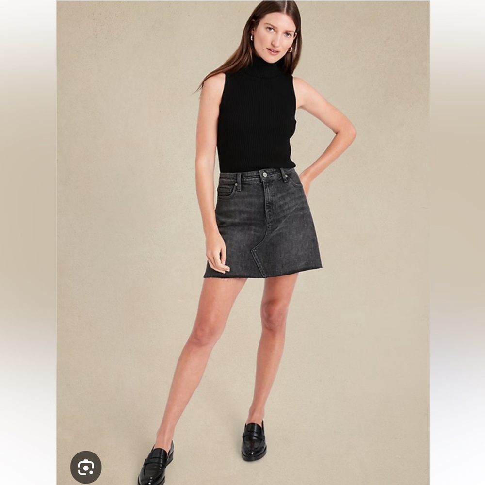 Banana Republic Classic Black Denim Skirt Size 8 Tall